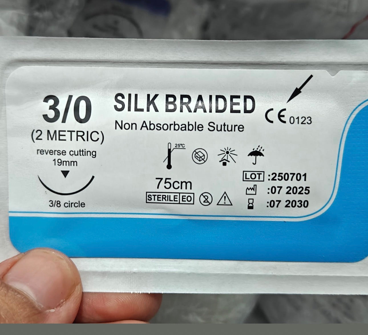Fil de suture